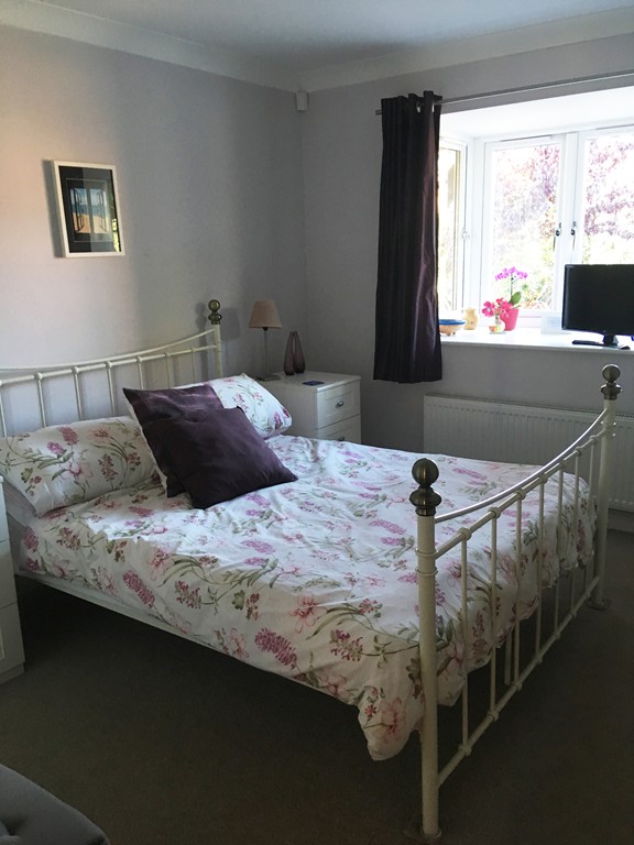 Dees B&B| Milford-on-sea Bed And Breakfast| Lymington